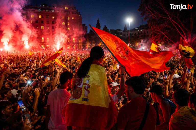 تتويج إسبانيا بكأس العالم 2026 يطلق احتفالات صاخبة في شوارع طنجة Tanja.tv