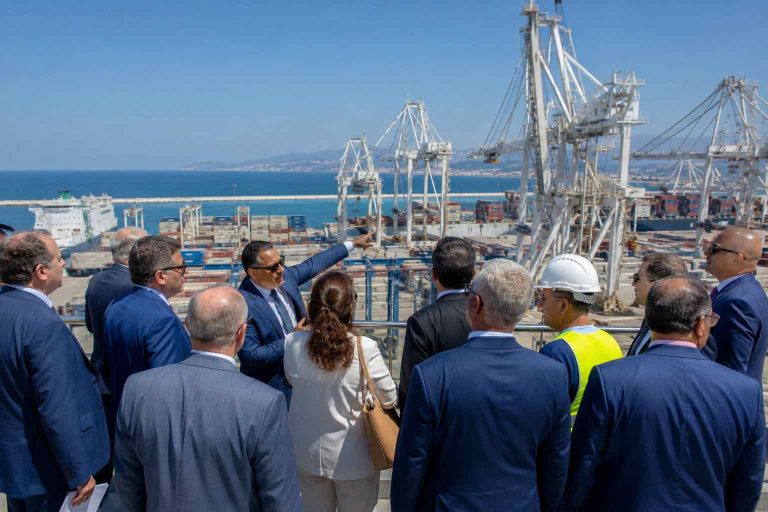 وفد دولي يزور ميناء طنجة المتوسط لاستكشاف فرص الاستثمار وتعزيز الشراكات الاقتصادية tanja.tv